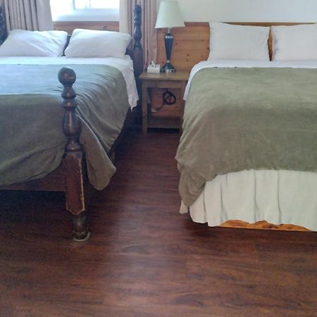 Dolphin Motel Тофино Экстерьер фото