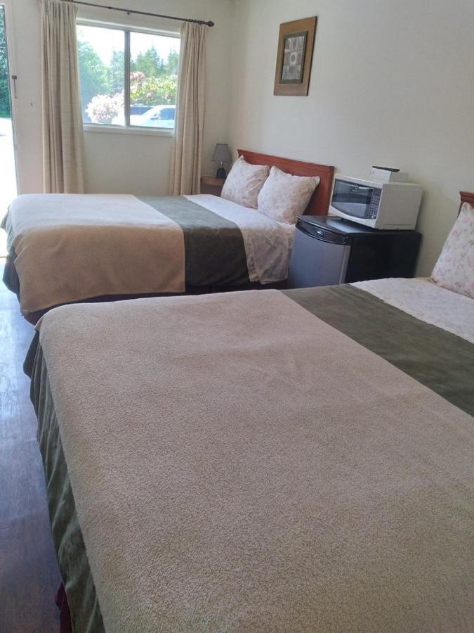 Dolphin Motel Тофино Экстерьер фото