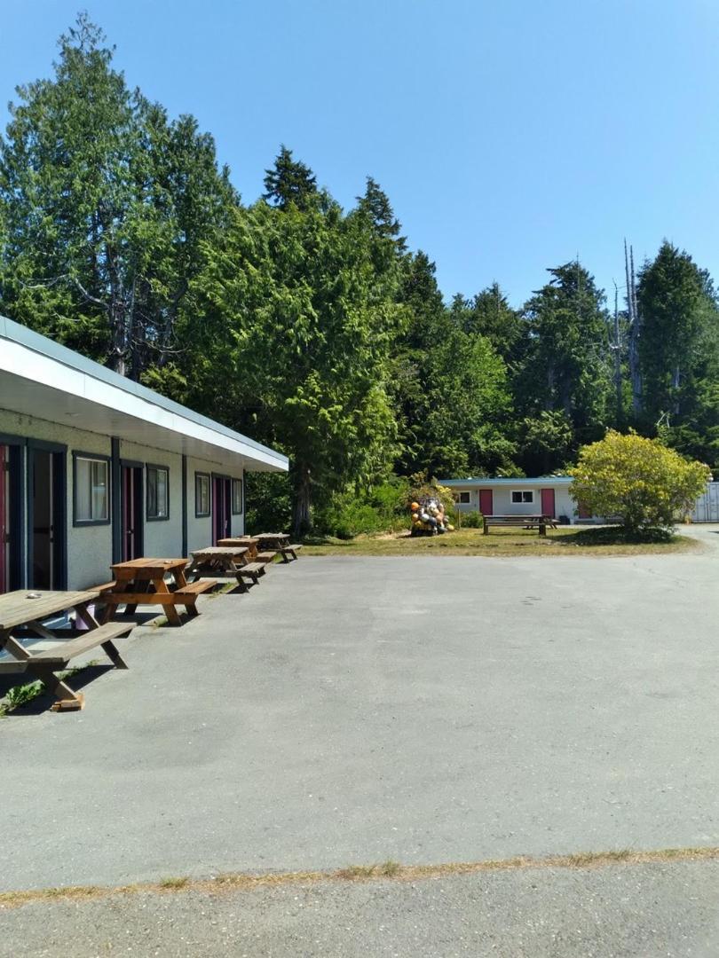 Dolphin Motel Тофино Экстерьер фото